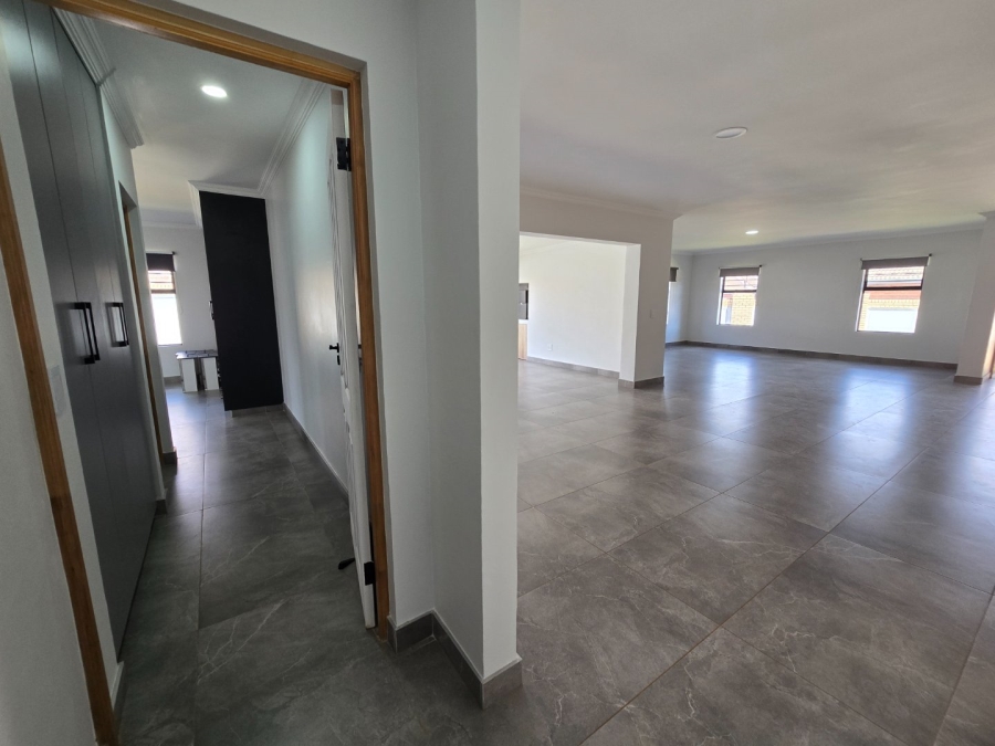 3 Bedroom Property for Sale in Van Der Hoff Park North West